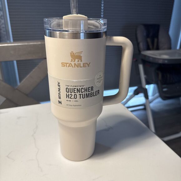 Stanley Hearth & Hand Magnolia 40 oz Tumbler - Limited Edition Best Beige New - Picture 1 of 8